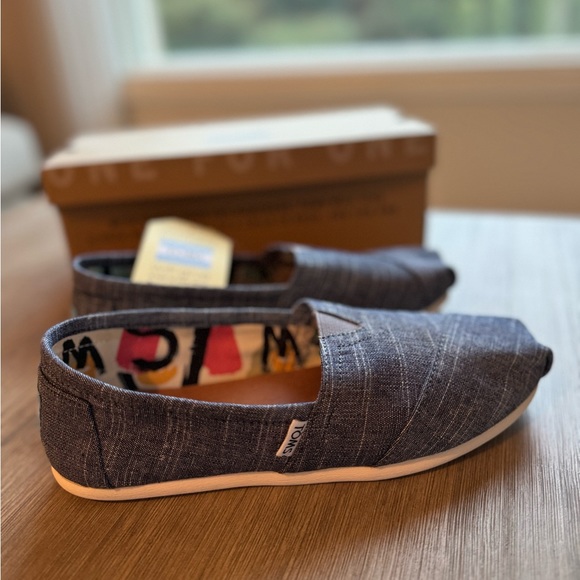 TOMS Classic Chambray - Picture 2 of 2